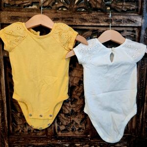 BUNDLE! OshKosh B'gosh Yellow and White Eyelet Sleeve Bodysuits, 0-3m